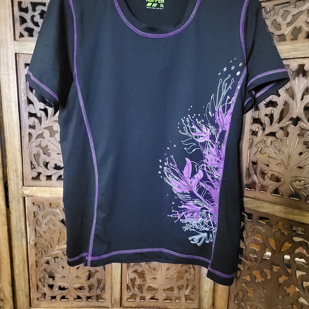Koppen Black Tee with Purple Graphic